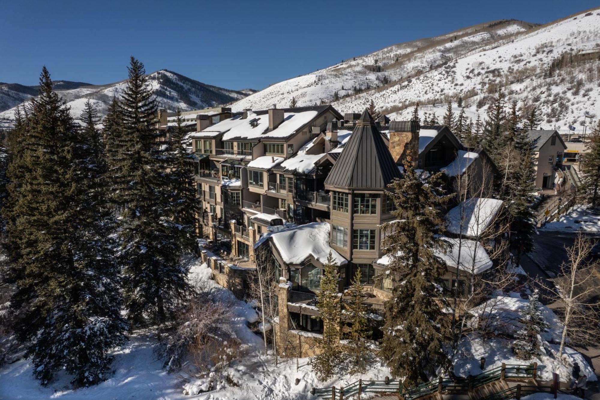 Gravity Haus Lodge